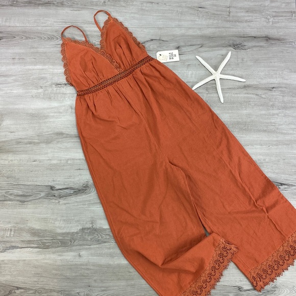 🔆BILLABONG🔆 LACE AND LIES JUMPSUIT - Picture 2 of 15